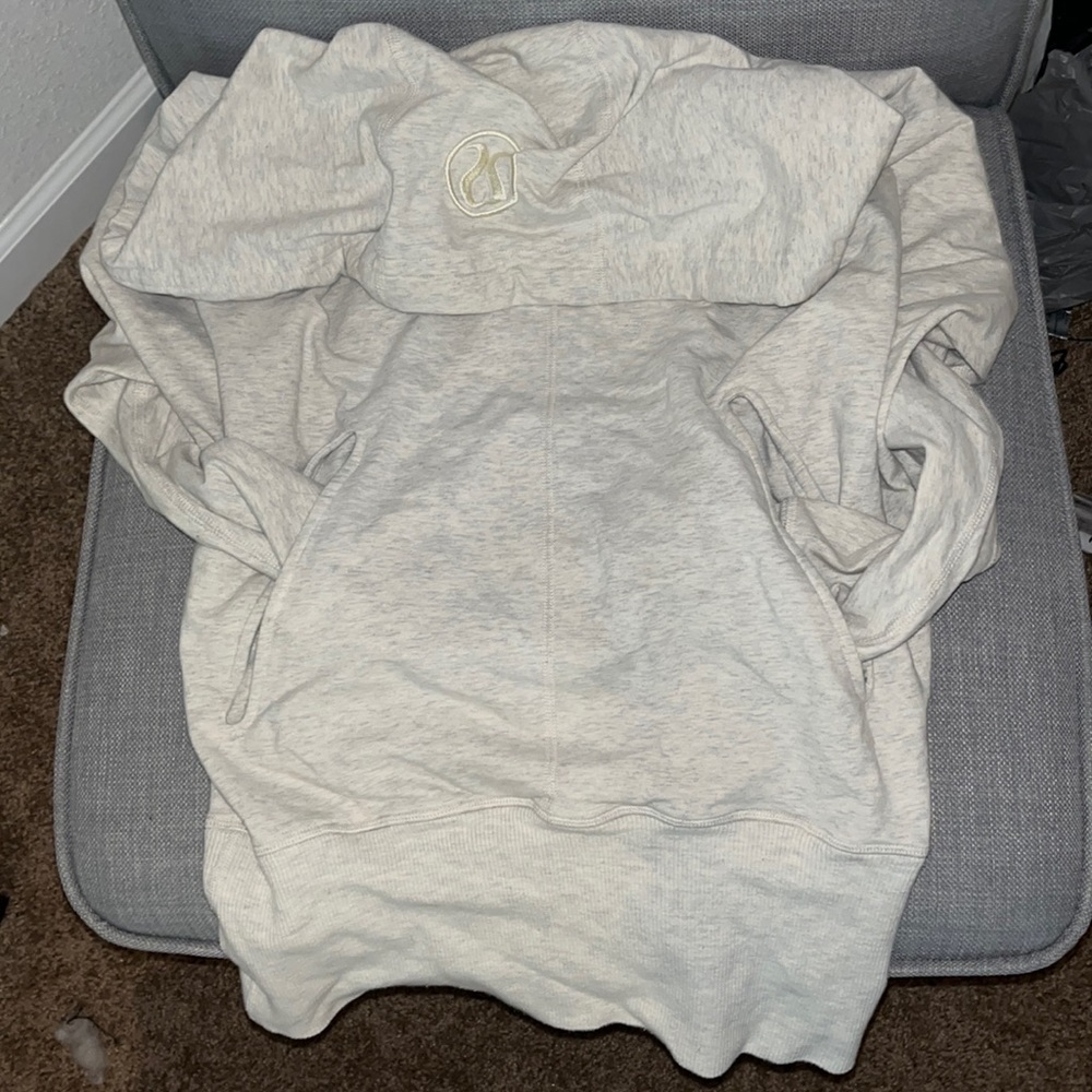 Lulu flashback pullover size 6 oatmeal heather cotton-like feel